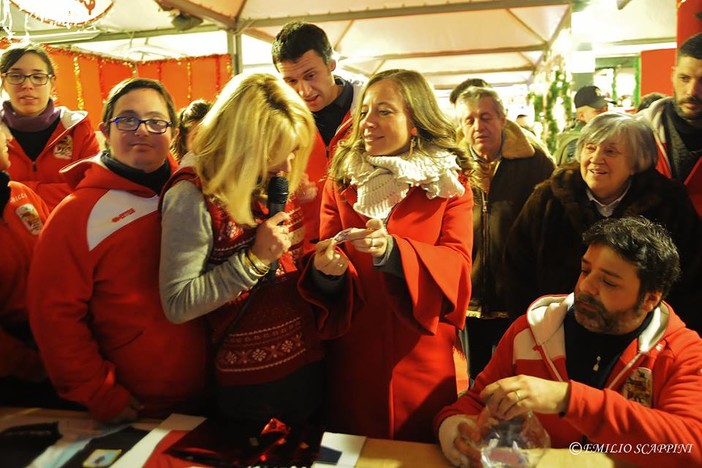 Al Mercatino di San Nicola torna la tradizionale Giornata del Volontariato Al Mercatino di San Nicola torna la tradizionale Giornata del Volontariato