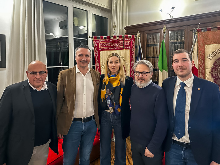 Aurelia chiusa per frana, i treni regionali sulla tratta Genova Voltri-Cogoleto validi con biglietto urbano