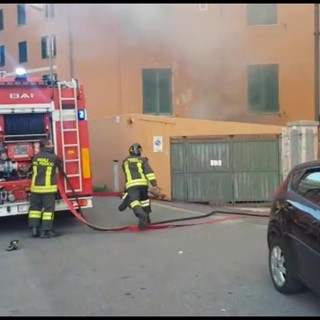 Carignano: incendio in un magazzino, intervengono i Vigili del Fuoco