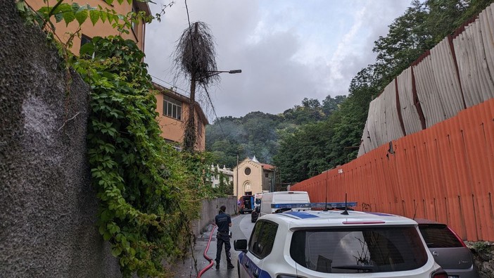 Rivarolo, incendio nell’oratorio di Santo Stefano alle Fosse: sul posto i vigili del fuoco