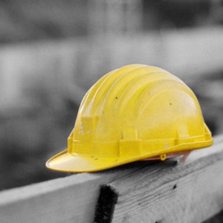 Moneglia, travolto da un crollo nel cantiere: operaio di 64 anni ancora in prognosi riservata