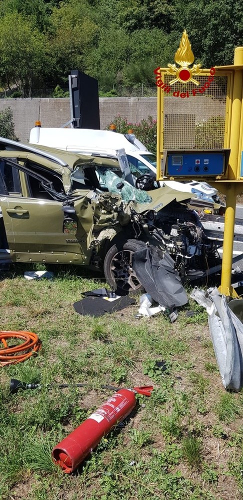 Incidente mortale sull'Autostrada A10 tra Finale Ligure e Orco Feglino (FOTO) Incidente mortale sull'Autostrada A10 tra Finale Ligure e Orco Feglino (FOTO)