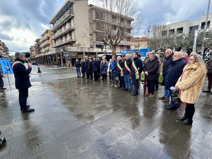 Sestri Levante ricorda i martiri delle foibe: cerimonia alla targa davanti alla stazione