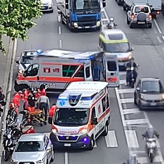 Scontro tra scooter e ragazzina investita, mattinata di incidenti a Genova Scontro tra scooter e ragazzina investita, mattinata di incidenti a Genova