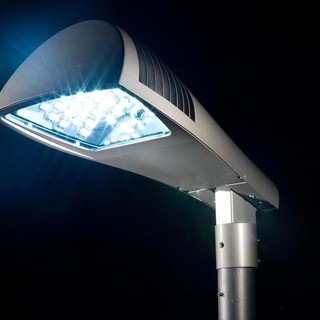 Il Comune investe oltre 2 milioni nell'illuminazione pubblica: via al piano straordinario 2026