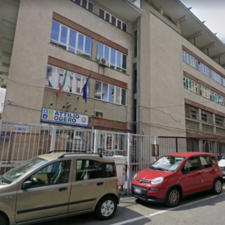 Sestri Ponente, entra a scuola armato di pistola scacciacani: denunciato sedicenne
