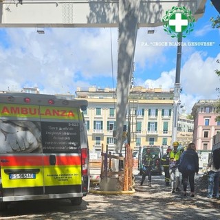 Incidente sul lavoro in piazza Corvetto, ancora grave uno dei due operai coinvolti