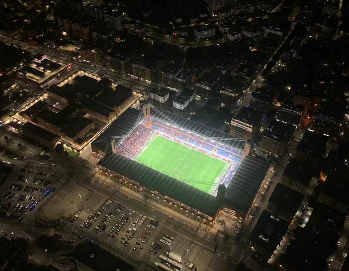 Ancora scontri tra tifosi durante la partita. La zona di corso De Stefanis è presidiata Ancora scontri tra tifosi durante la partita. La zona di corso De Stefanis è presidiata