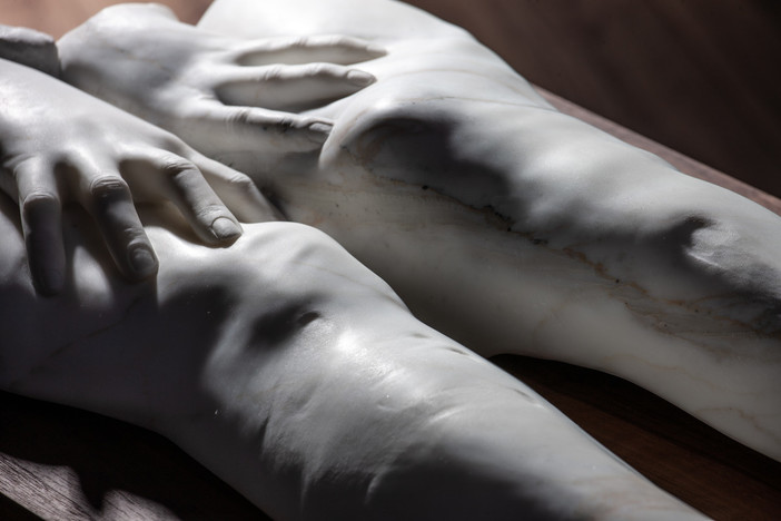 Le "delicate fragilità" dell'interiorità femminile nella bipersonale di Evita Andujar e Ilaria Gasparroni