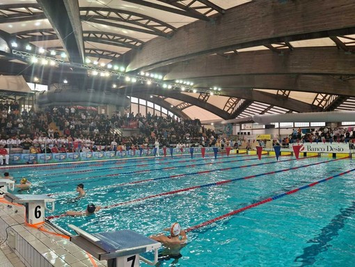 Bucci alla premiazione del Trofeo Aragno di nuoto: “Fondamentale coltivare questo sport”