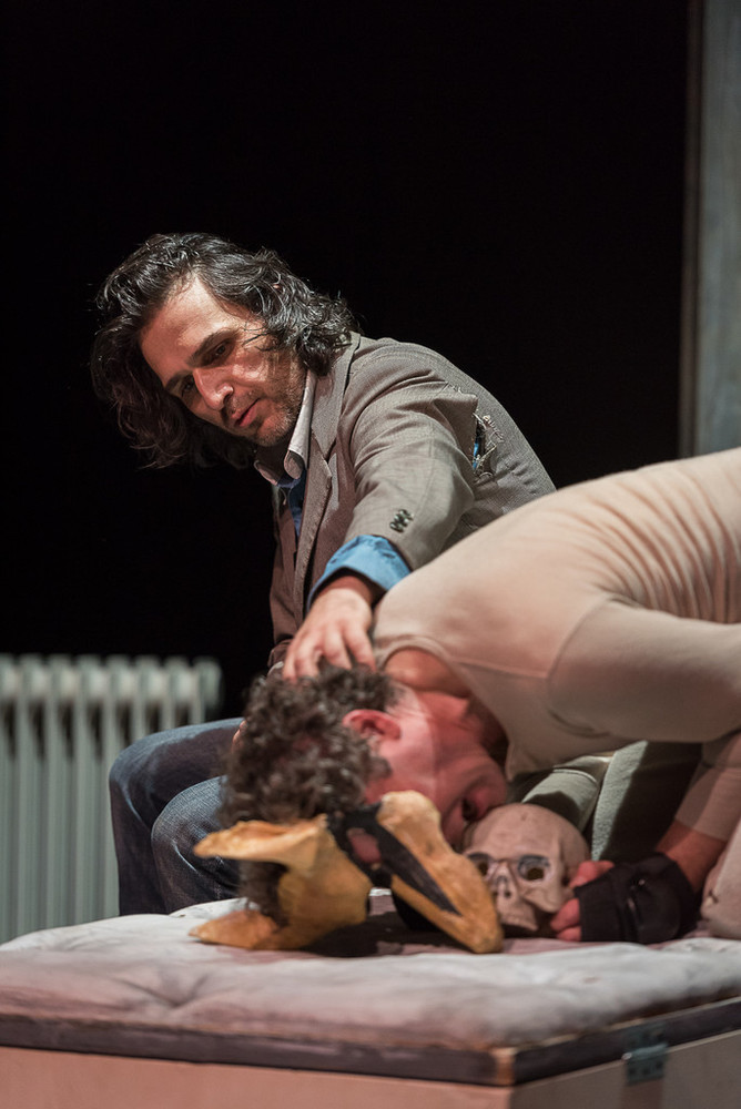 "Il Cane Senza Coda" in prima nazionale al Teatro della Tosse