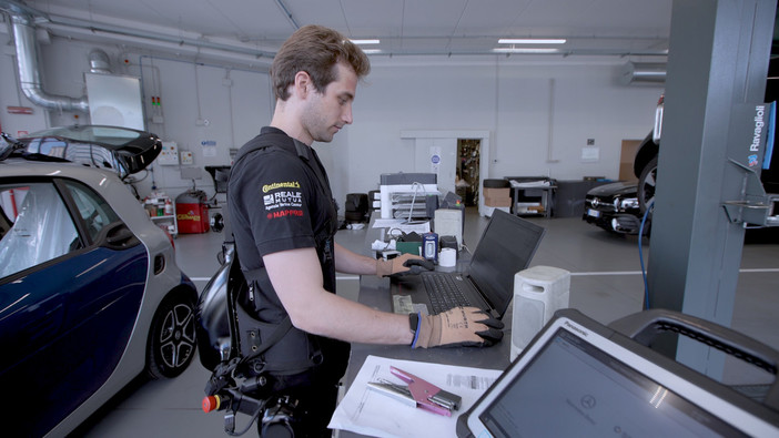 IIT presenta i nuovi esoscheletri industriali per rendere il lavoro più sicuro