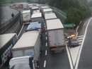 Autostrada in tilt: nove chilometri di coda tra Genova Pra' e Genova Ovest per un incidente Autostrada in tilt: nove chilometri di coda tra Genova Pra' e Genova Ovest per un incidente