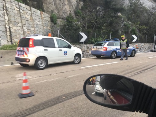 Incidente sulla A26 Genova Voltri-Gravellona Toce: chiusa uscita Vercelli Est