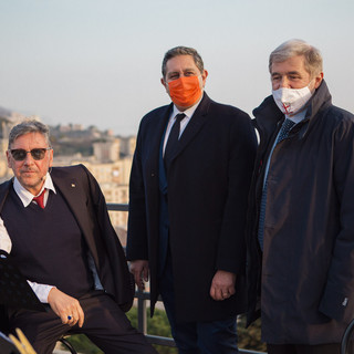 Da sinistra: l'attore Sergio Castellitto, il governatore della Regione Giovanni Toti, il sindaco di Genova Marco Bucci