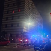 Dinegro, incendio in un albergo della zona. La struttura completamente evacuata