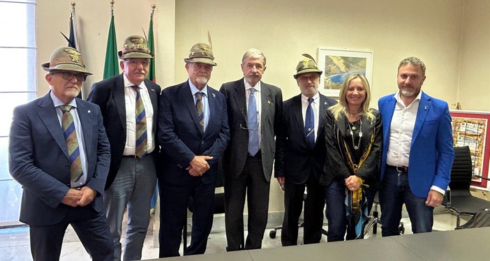 Genova e la Liguria si preparano ad accogliere il Raduno degli Alpini 2026