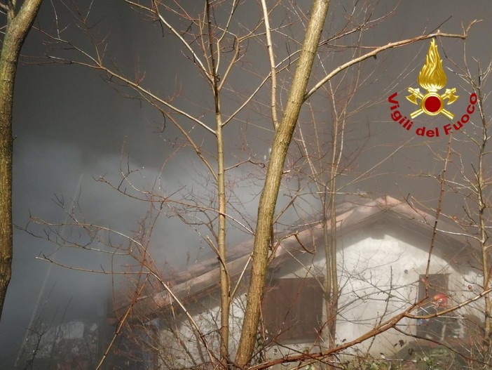 Campo Ligure: villetta a fuoco, nessun ferito