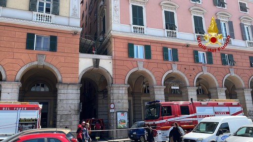 Spento l'incendio in Via Turati, limitati i danni al locale Spento l'incendio in Via Turati, limitati i danni al locale