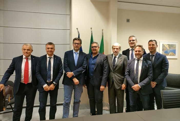 Ministro Giorgetti in visita a Genova, Toti: "Il Governo è vicino alle sfide economiche della Liguria"
