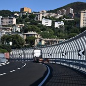 Pra', la nuova rampa verso il Psa si allaga: stato di agitazione dei lavoratori. Veicoli estratti a braccia, chiesto intervento Pra', la nuova rampa verso il Psa si allaga: stato di agitazione dei lavoratori. Veicoli estratti a braccia, chiesto intervento