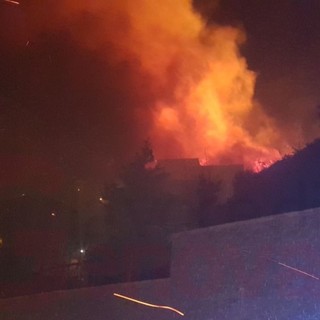 Incendio di Cogoleto, Regione: &quot;Situazione in miglioramento&quot;