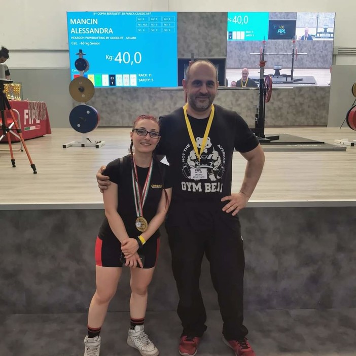 Sollevamento pesi, Jasmine Ciarlone e Chiavari Powerlifting conquistano l'oro e il record italiano di panca piana