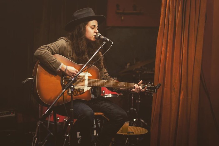 Una "testa calda" tra Black Music e Rock: lei è Jess Una "testa calda" tra Black Music e Rock: lei è Jess