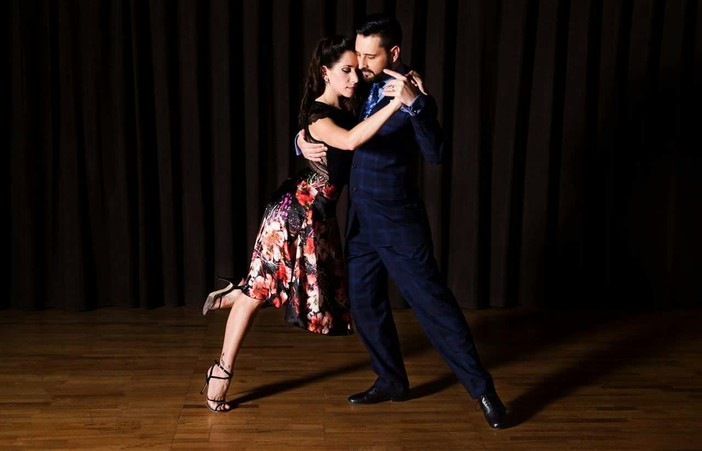 "Tango per le donne" a Genova, con i ballerini Javier Rodriguez e Fatima Vitale "Tango per le donne" a Genova, con i ballerini Javier Rodriguez e Fatima Vitale