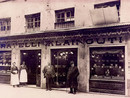 Il "Gran Bar Pasticceria Fratelli Klainguti" riapre a Genova in Piazza di Soziglia