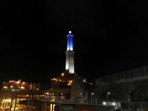 Giornata mondiale Autismo: la Lanterna di Genova s'illumina di blu