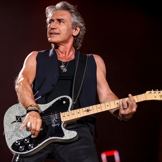 Ligabue porta a Genova il suo "Dedicato a noi" Tour Ligabue porta a Genova il suo "Dedicato a noi" Tour