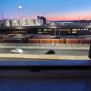 La zona di lungomare Canepa a Sampierdarena vista da una delle abitazioni