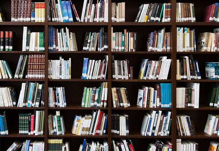 Bolzaneto, biblioteca Piersantelli chiusa per lavori: i libri si potranno prendere e restituire nella scuola Dante Alighieri