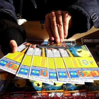 Lotteria Italia: a Genova e Rapallo venduti 3 biglietti da 20mila euro Lotteria Italia: a Genova e Rapallo venduti 3 biglietti da 20mila euro