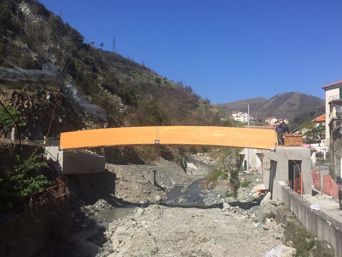 Val Varenna, i lavori per la messa in sicurezza del torrente sono fermi Val Varenna, i lavori per la messa in sicurezza del torrente sono fermi