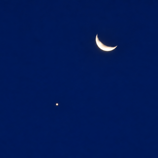 Luna e Giove si incontrano nel cielo dell’alba: la congiunzione fotografata dal Righi