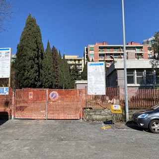 Multedo, stallo nei lavori di ristrutturazione dell'ex piscina Nico Sapio. Il Comune: “A breve ci saranno novità”
