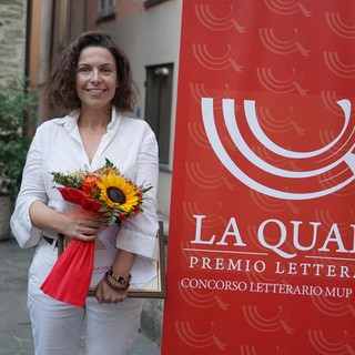 Letizia Cavicchioli trionfa al Premio Letterario La Quara: “Racconto la Liguria attraverso gli occhi dei turisti”