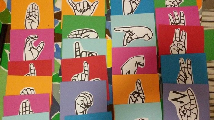 Campagna della Lega al VII Ponente per promuovere l’utilizzo della Lingua dei segni
