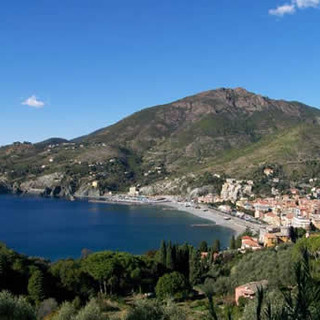 Scuole: il sindaco di Levanto incontra i genitori e chiede a Regione Liguria di rinviare l’apertura al 24 settembre in tutta la provincia