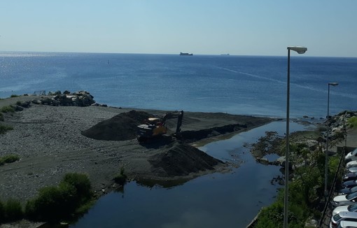 Voltri, al via i lavori per "stappare" il torrente Leira