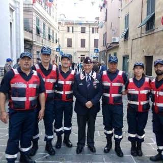 Il comandante Messina e i volontari dell’Anc di Sampierdarena: un servizio prezioso per Genova (FOTO) Il comandante Messina e i volontari dell’Anc di Sampierdarena: un servizio prezioso per Genova (FOTO)