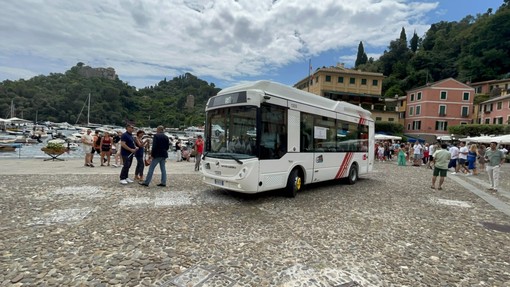 Amt inaugura la prima linea extraurbana elettrificata: è la 782 Santa Margherita Ligure - Portofino Amt inaugura la prima linea extraurbana elettrificata: è la 782 Santa Margherita Ligure - Portofino