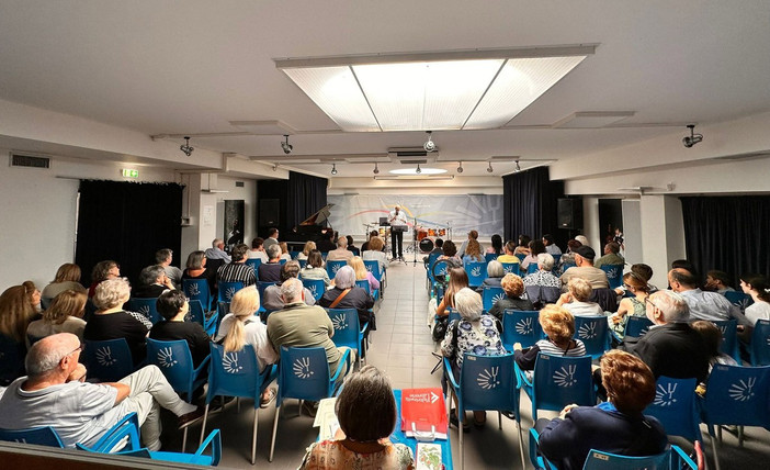 La sala della Scuola Conte in via Cialli a Pegli La sala della Scuola Conte in via Cialli a Pegli