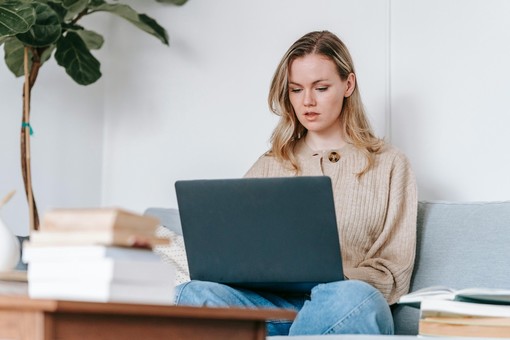Gen Z - Il mondo dei giovani - Generazione Z svogliata o disillusa? La sfida del lavoro in Italia