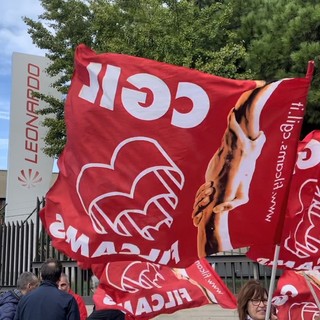 Sciopero davanti a Leonardo: “No al licenziamento del personale”