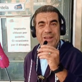 L'ascensore di Villa Scassi diventa “attrazione turistica”: il video ironico del duo ‘Per puro caso’ riaccende le luci sull’impianto di Sampierdarena perennemente ko