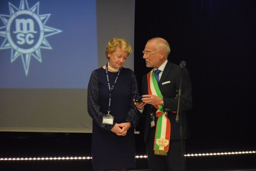 "Città di Genova": la medaglia a Liliana Freddi De Stefanis