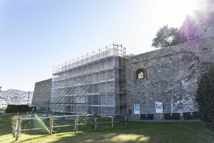 Lanterna: restauro della Porta Nuova e nuova rubrica #RestauriallaLanterna (FOTO)